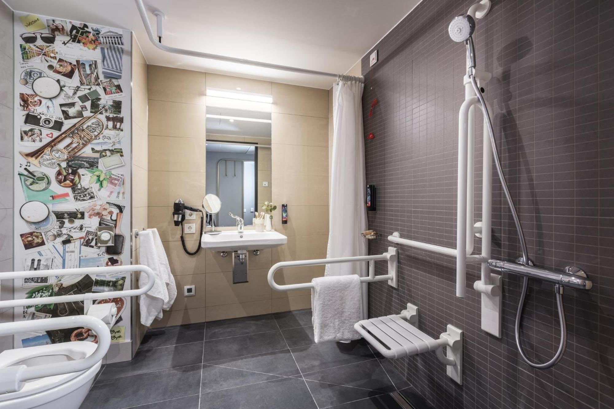 - The Niu, Brass Olympiapark By Ihg 3* Munich